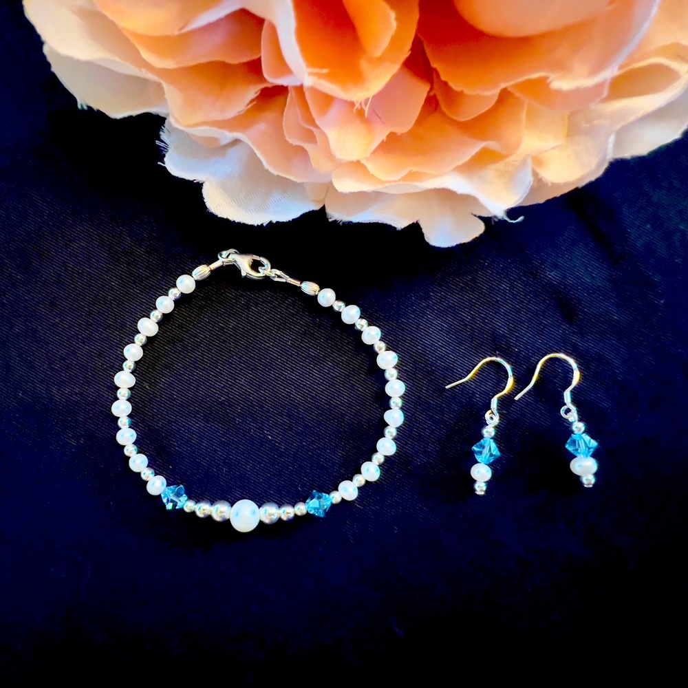 New solid sterling silver 925 and genuine freshwater bracelet and earrings set!
